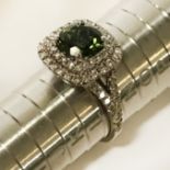 18CT GOLD DIAMOND & TOURMALINE RING - DIAMOND APPROX 1CT - GREEN TOURMALINE APPROX 1.5 CT - RING