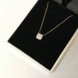 18CT GOLD & DIAMOND PENDANT NECKLACE