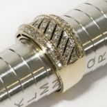 9CT GOLD HALF ETERNITY RING - SIZE 'P' - APPROX 5.3