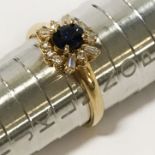 18CT GOLD SAPPHIRE & DIAMOND RING - SIZE 'M'