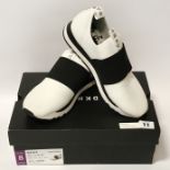LADIES DNKY SHOES SIZE 5.5
