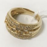 18CT GOLD BEJEWELED RING - SIZE M