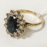 18CT GOLD DIAMOND & CENTRE SAPPHIRE RING - SIZE N