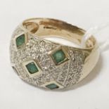 9CT GOLD EMERALD DOMED SHAPED RING WITH DIAMONDS - SIZE N