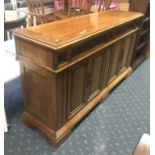 AMERICAN OAK SIDEBOARD