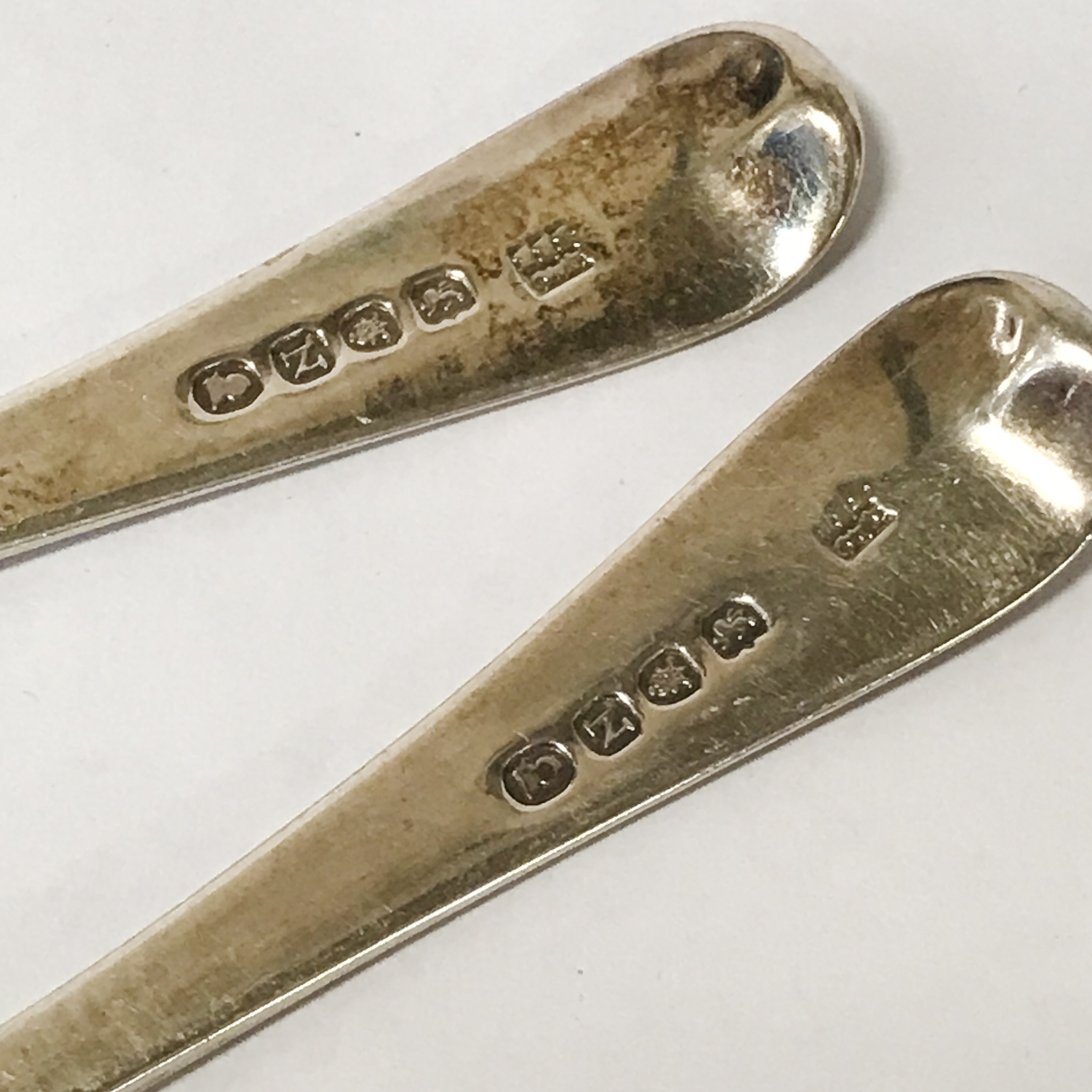 H/M SILVER GEORGIAN SERVING SPOON WITH 6 H/M SILVER GEORGIAN DESSERT SPOONS WITH 2 OTHER SPOONS OF A - Image 2 of 3