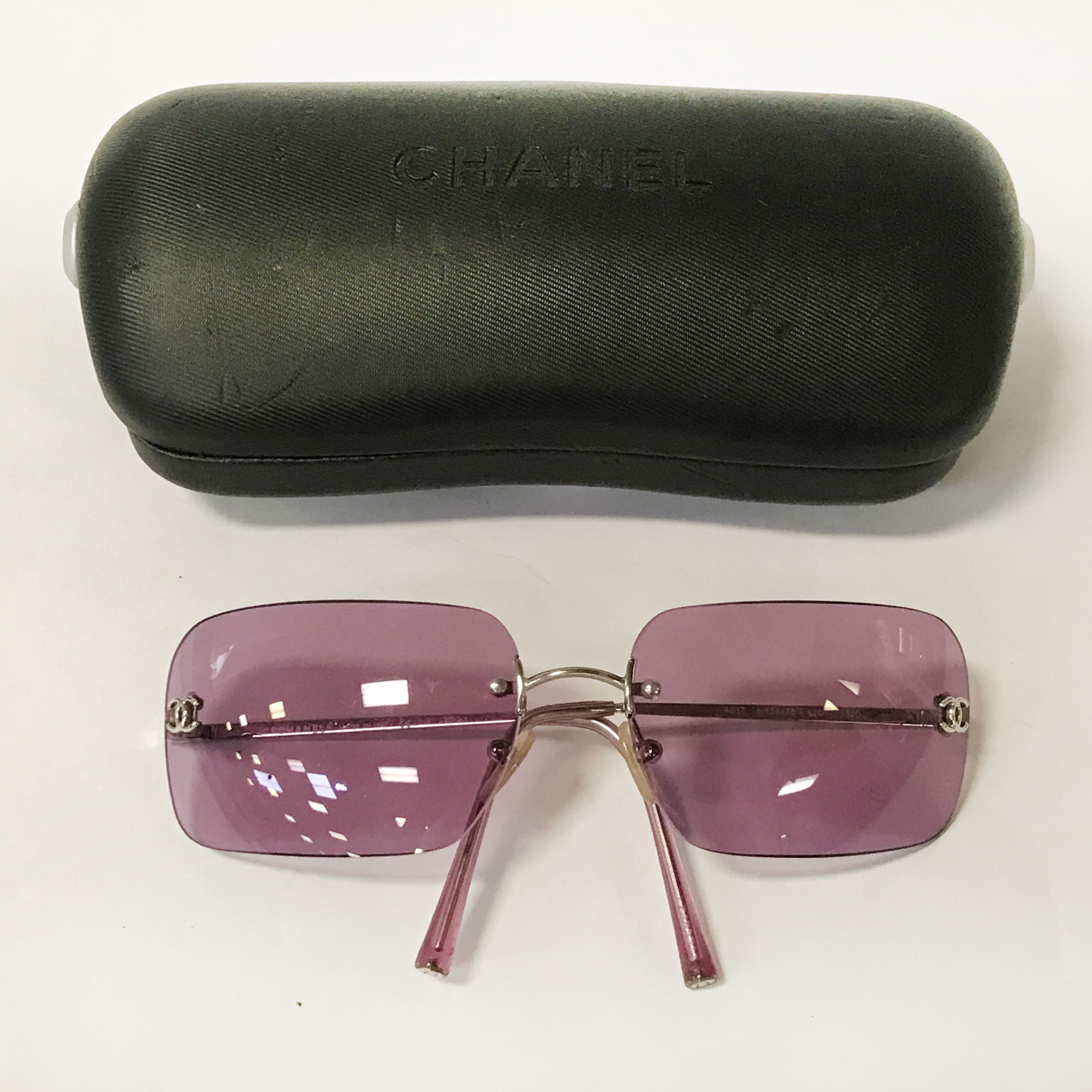 LADIES CHANEL SUNGLASSES & CASE