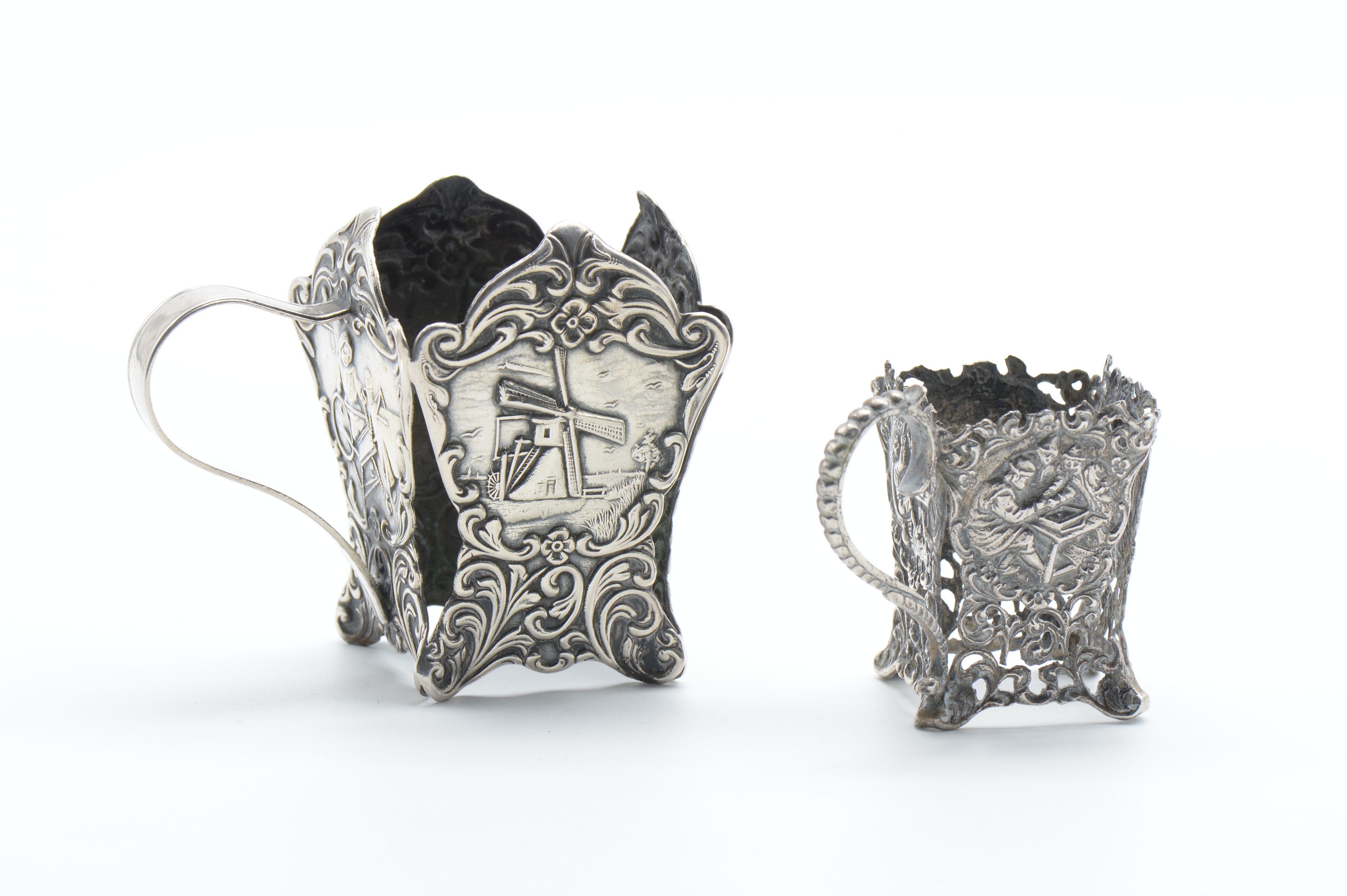 TWO HALLMARKED FOREIGN SILVER CUP HOLDERS - Image 2 of 4