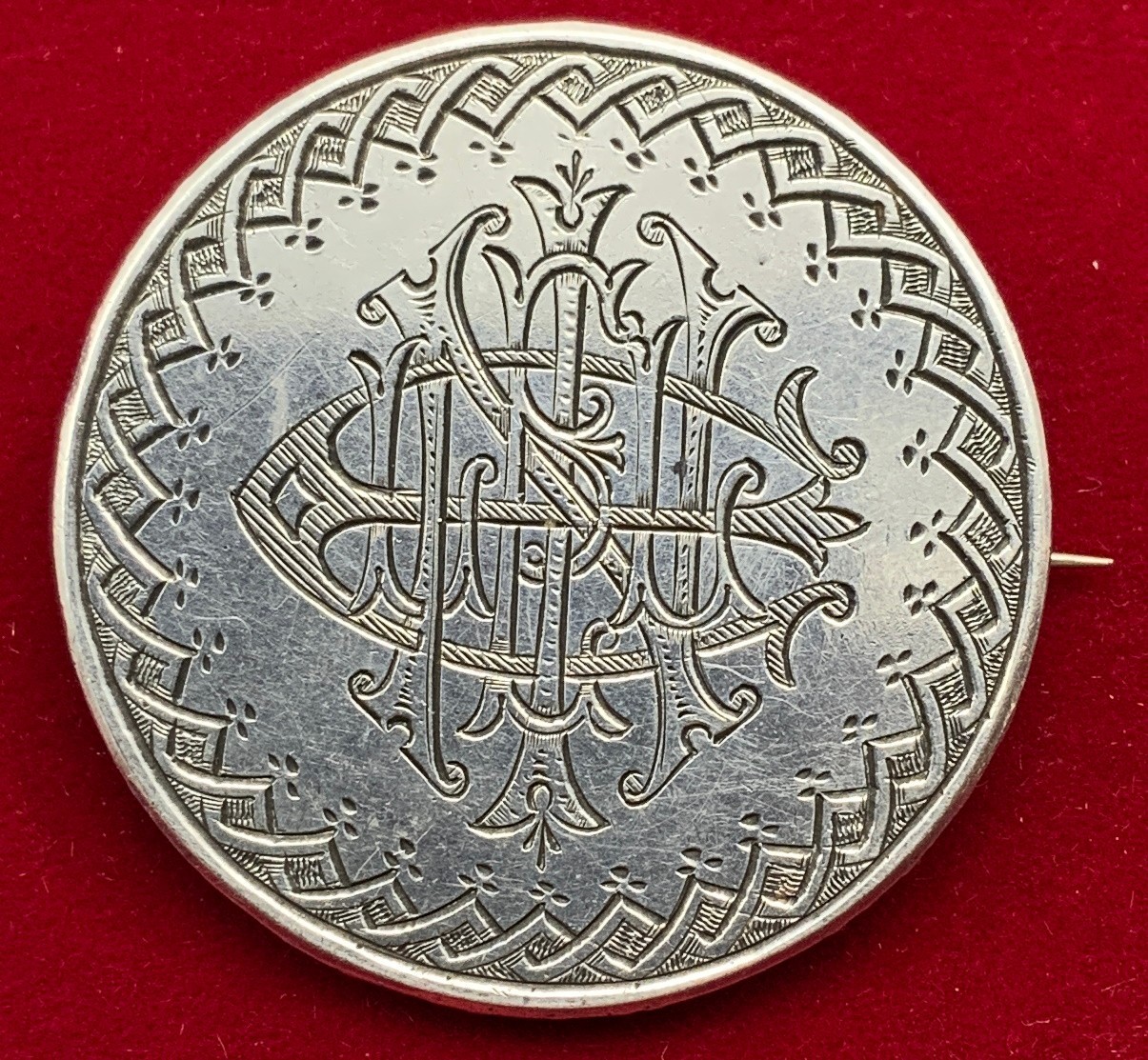 UNUSUAL BRITISH SILVER COIN (1820) BROOCH LOVE TOKEN