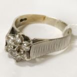 18CT GOLD 7 STONE DIAMOND RING - SIZE O