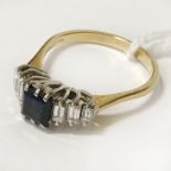 18CT GOLD DIAMOND & SAPPHIRE RING - SIZE S