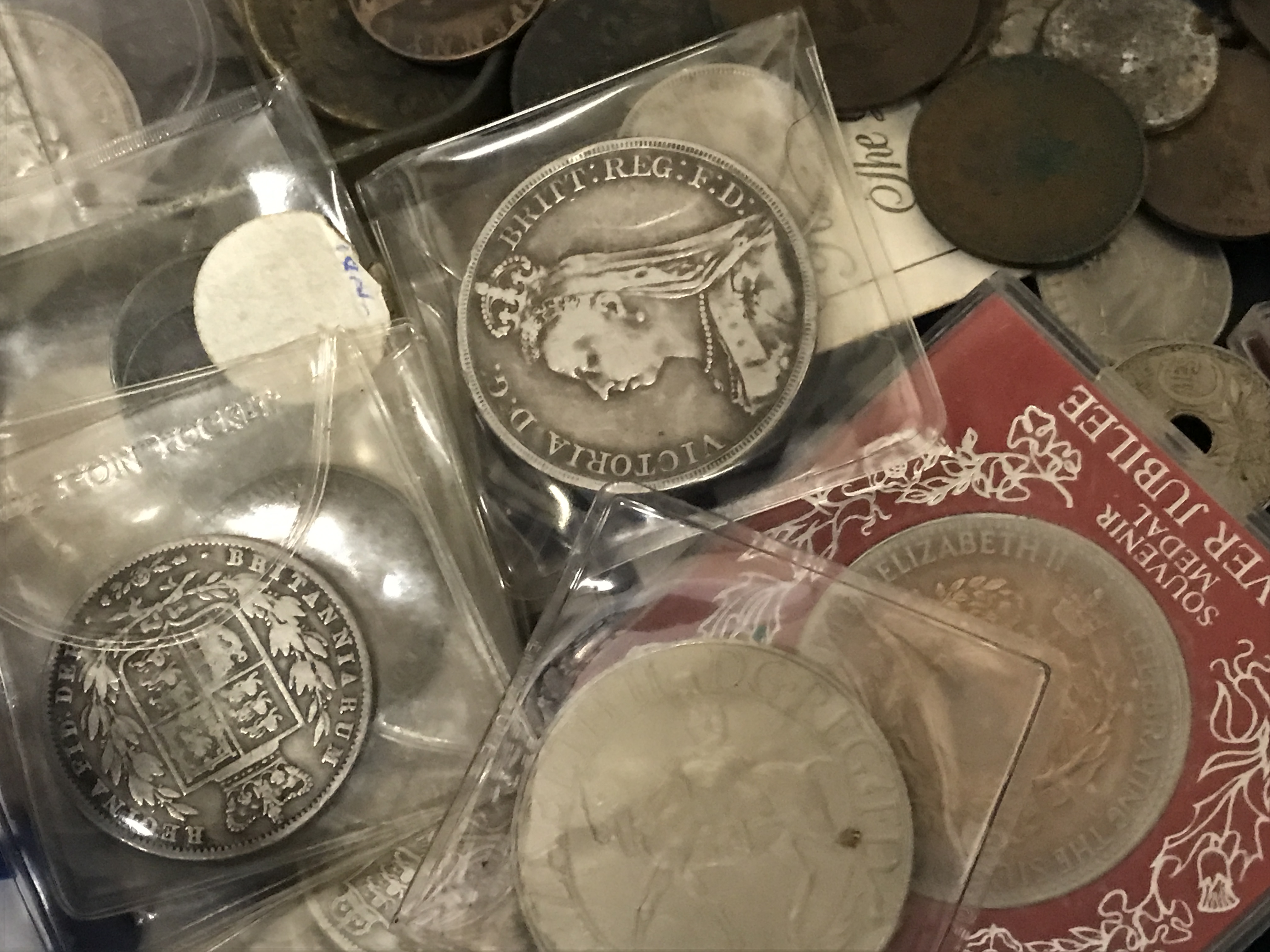 COLLECTION OF COINS & BANKNOTES - SOME SILVER - Image 3 of 4