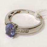 9CT GOLD DIAMOND & TANZANITE RING - SIZE M