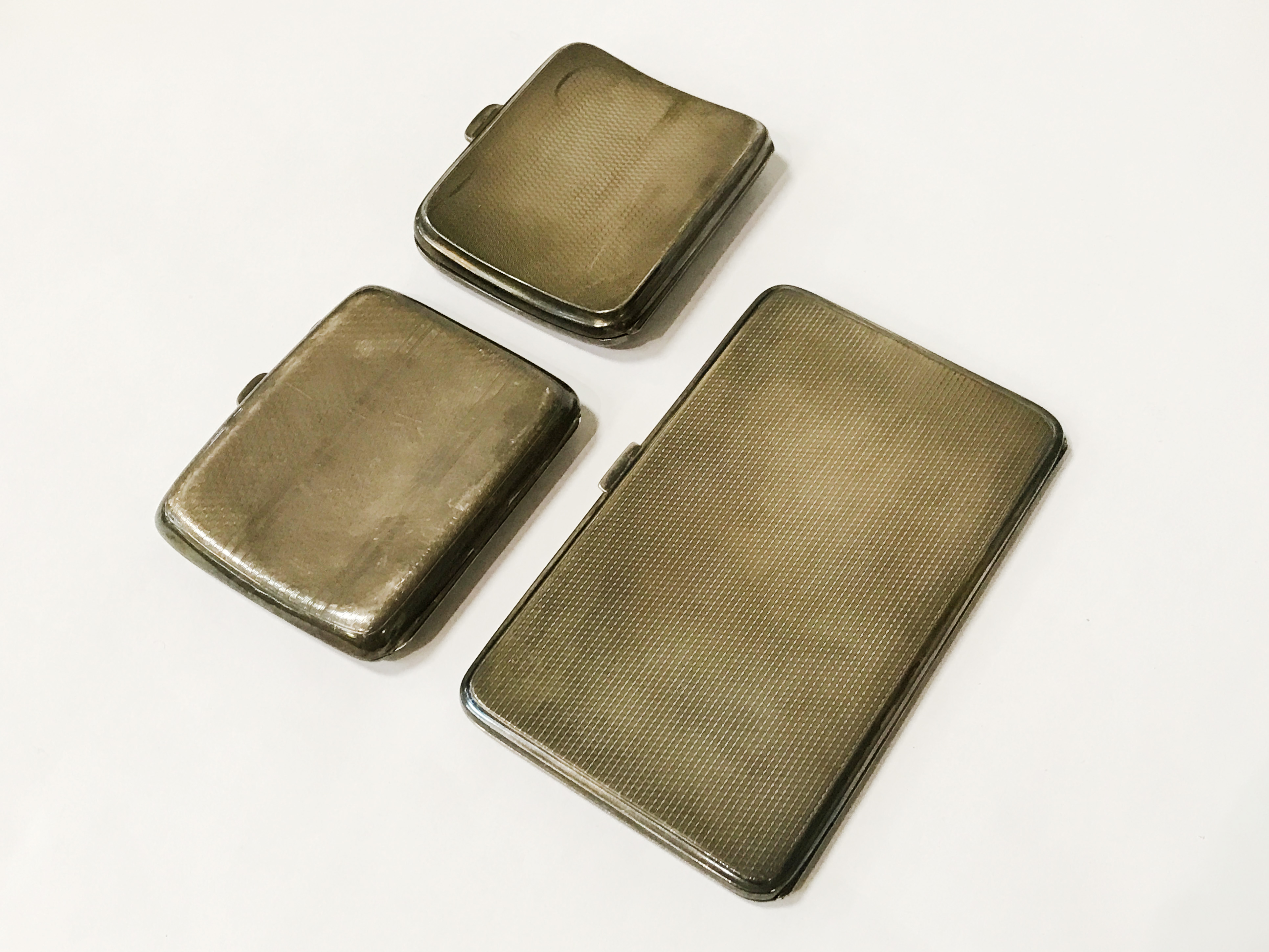 THREE HM SILVER CIGARETTE CASES - 11.4 TROY OZS TOTAL APPROX. - Image 3 of 6