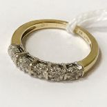 18CT YELLOW GOLD & DIAMOND RING - SIZE M