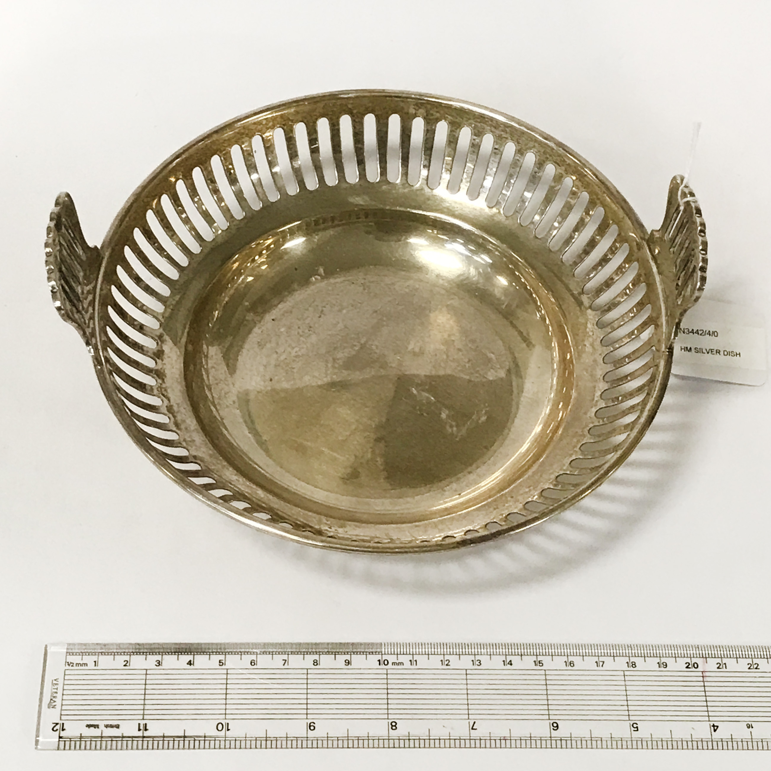 HM SILVER DISH - 21CM DIAMETER