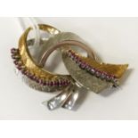 18CT MIXED GOLD & RUBY BROOCH