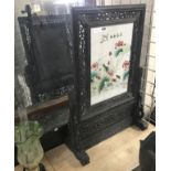 CHINESE PORCELAIN TABLE SCREEN - 67 CMS (H)