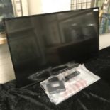 PANASONIC 43'' TV & REMOTE