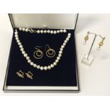 14CT GILT STERLING SILVER PEARL NECKLACE & 3 PAIRS OF EARRINGS