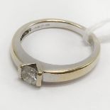 18CT GOLD DIAMOND SOLITAIRE RING - STONE APPROX 0.33CT - RING SIZE J
