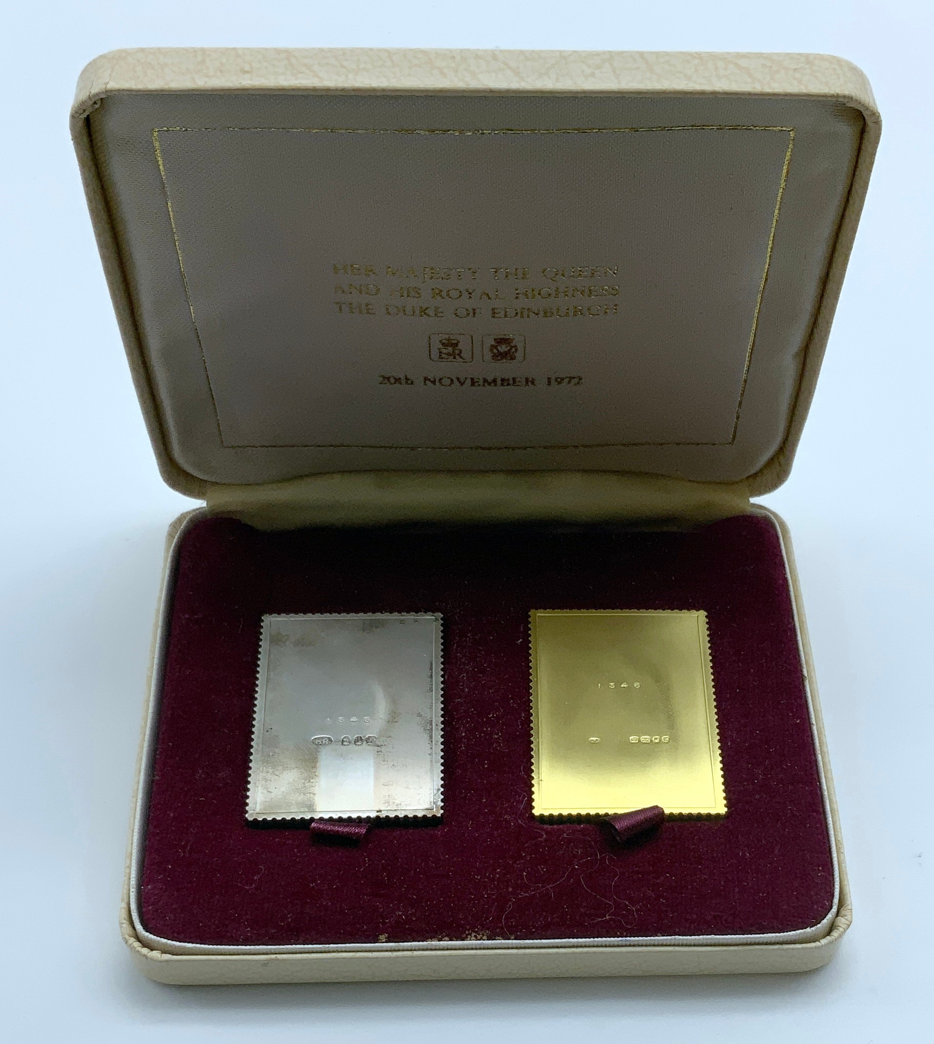 ROYAL SILVER WEDDING HALLMARKED SILVER & 22CT GOLD STAMP INGOTS REPLICA SET - Image 3 of 3