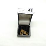 18CT GOLD DIAMOND PENDANT (APPROX 0.25CT) ON 9CT GOLD CHAIN WITH PAIR 18CT GOLD EARRINGS (TOTAL 0.