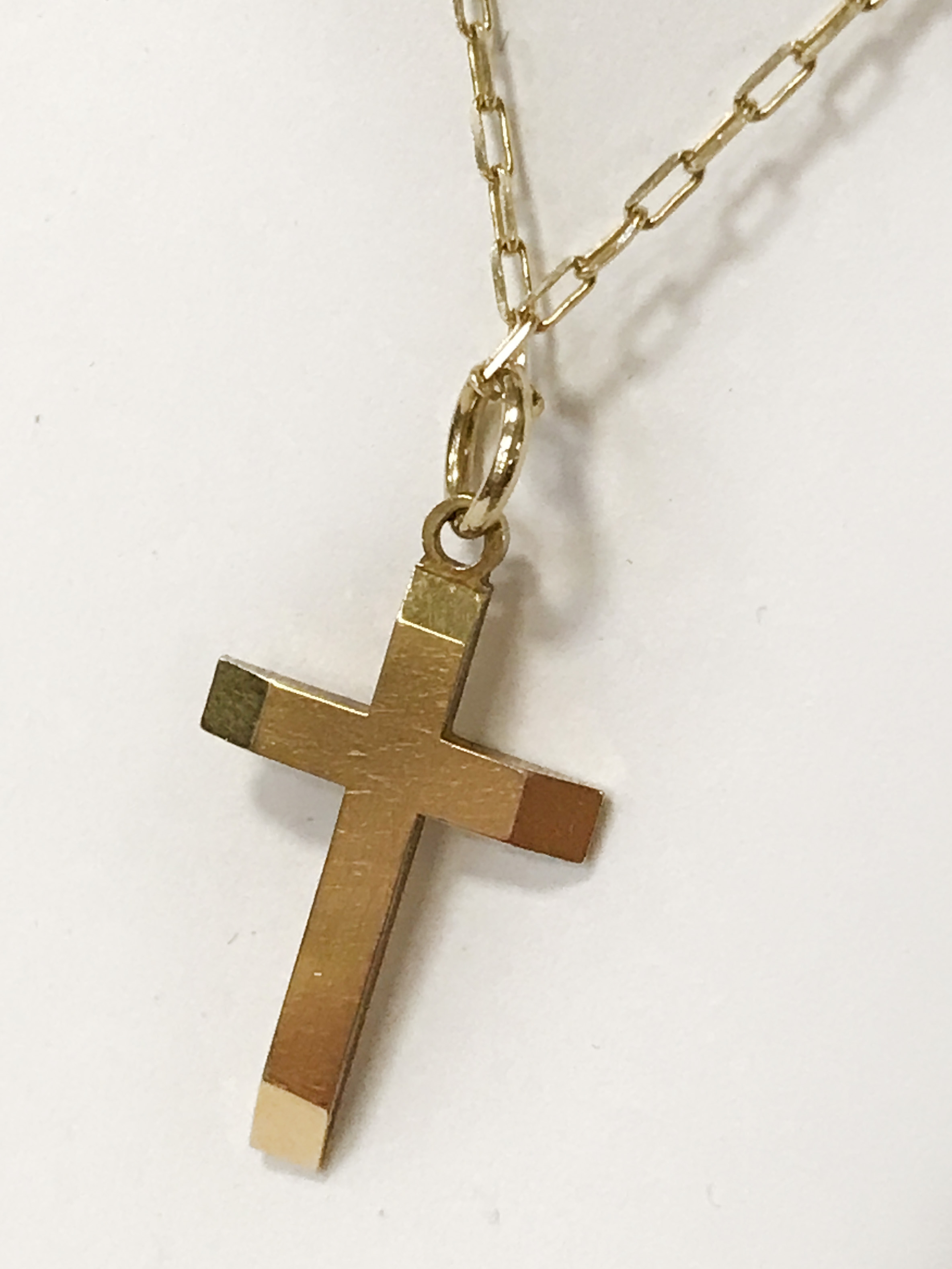 9CT GOLD GOLD CROSS ON CHAIN - Image 2 of 2