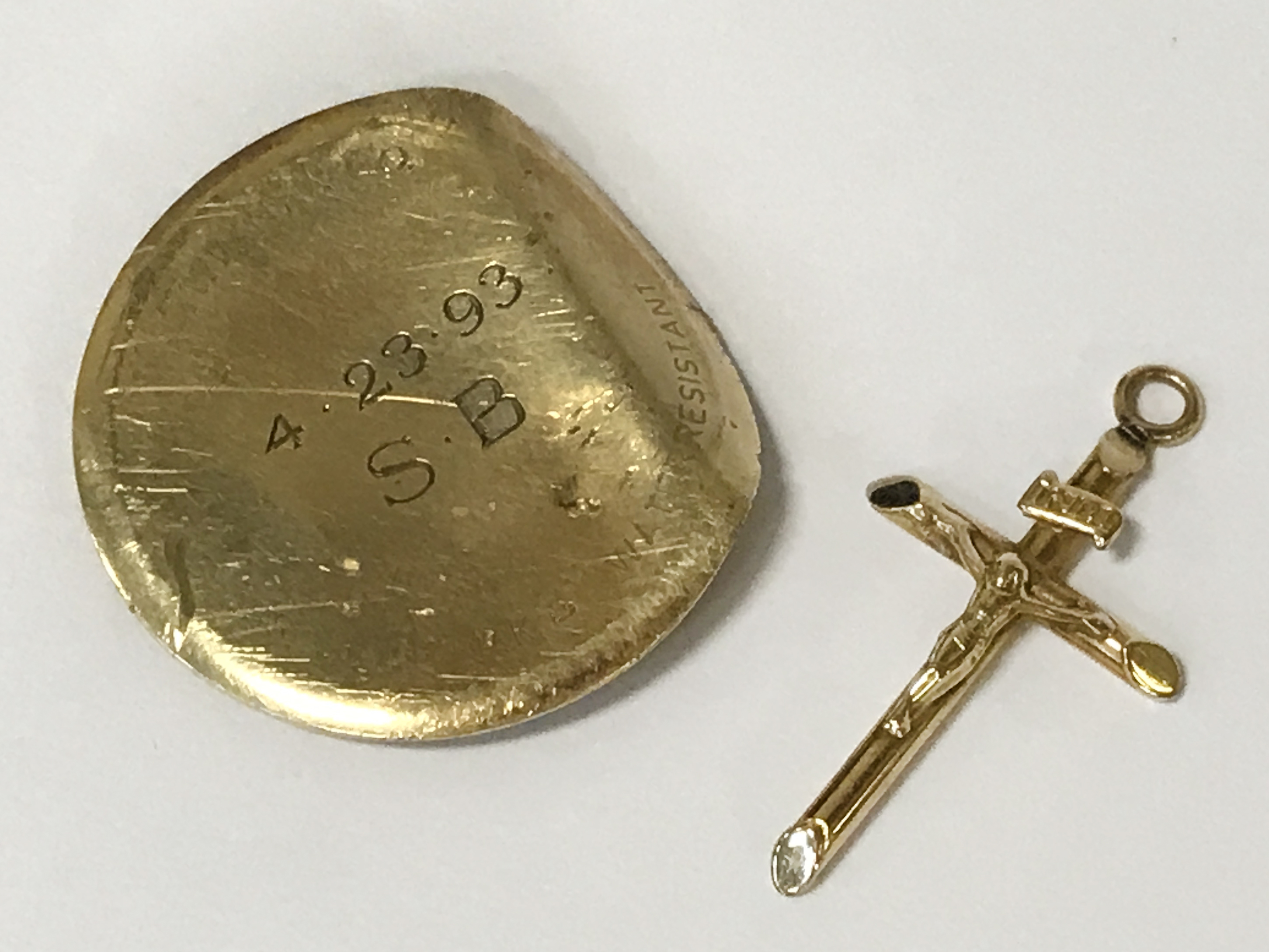 14CT GOLD WATCH BACK WITH A 9CT GOLD CRUCIFIX