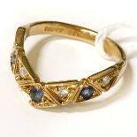 18CT GOLD DIAMOND & SAPPHIRE RING - SIZE O