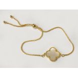 9CT GOLD MOTHER OF PEARL CLOVER BRACELET