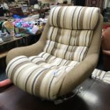 SWIVEL CHAIR