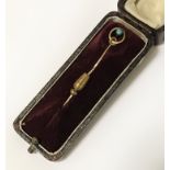 9CT GOLD TIE PIN WITH TURQUOISE GEMSTONE
