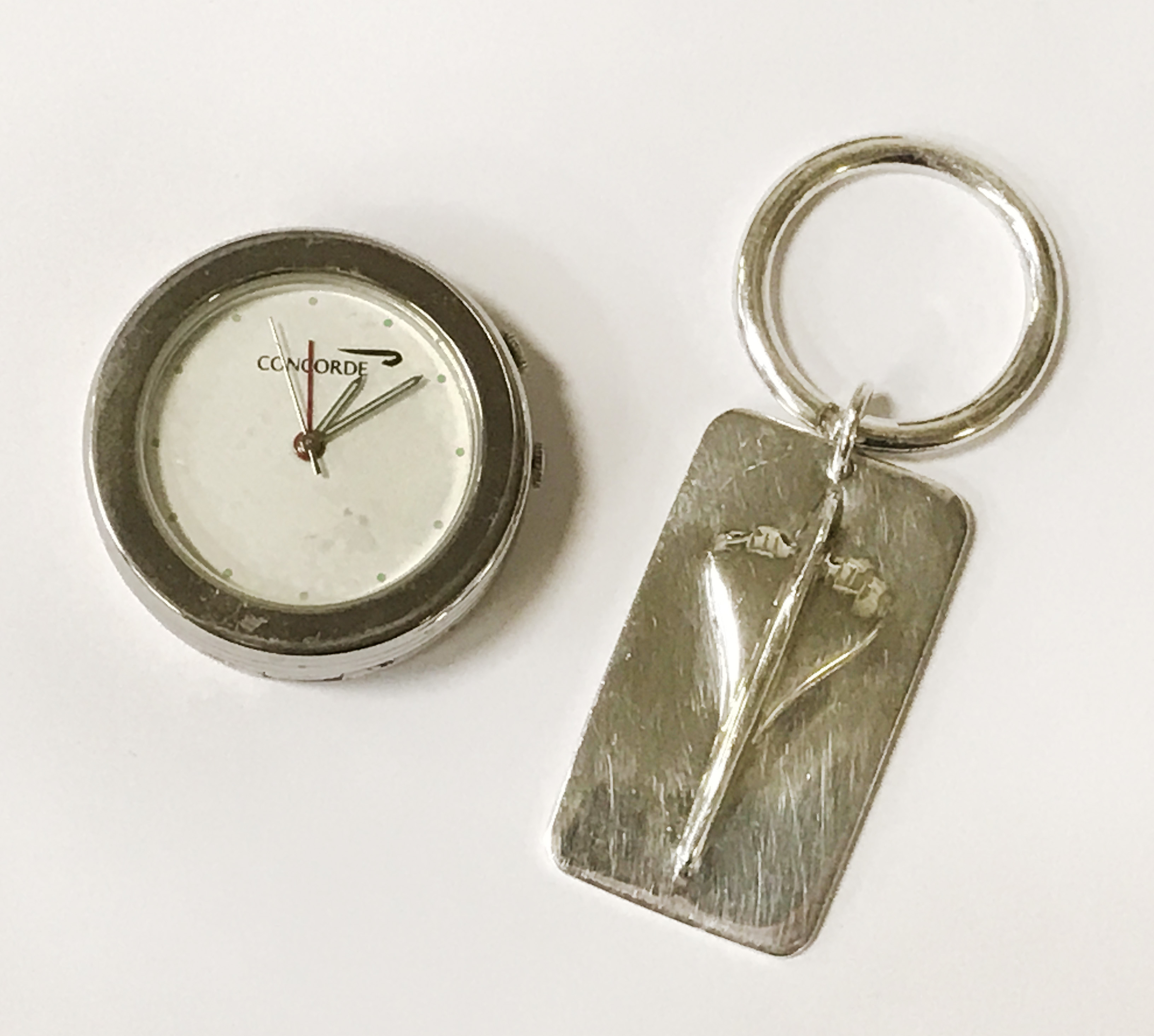 TWO CONCORDE ITEMS - KEYRING & CLOCK