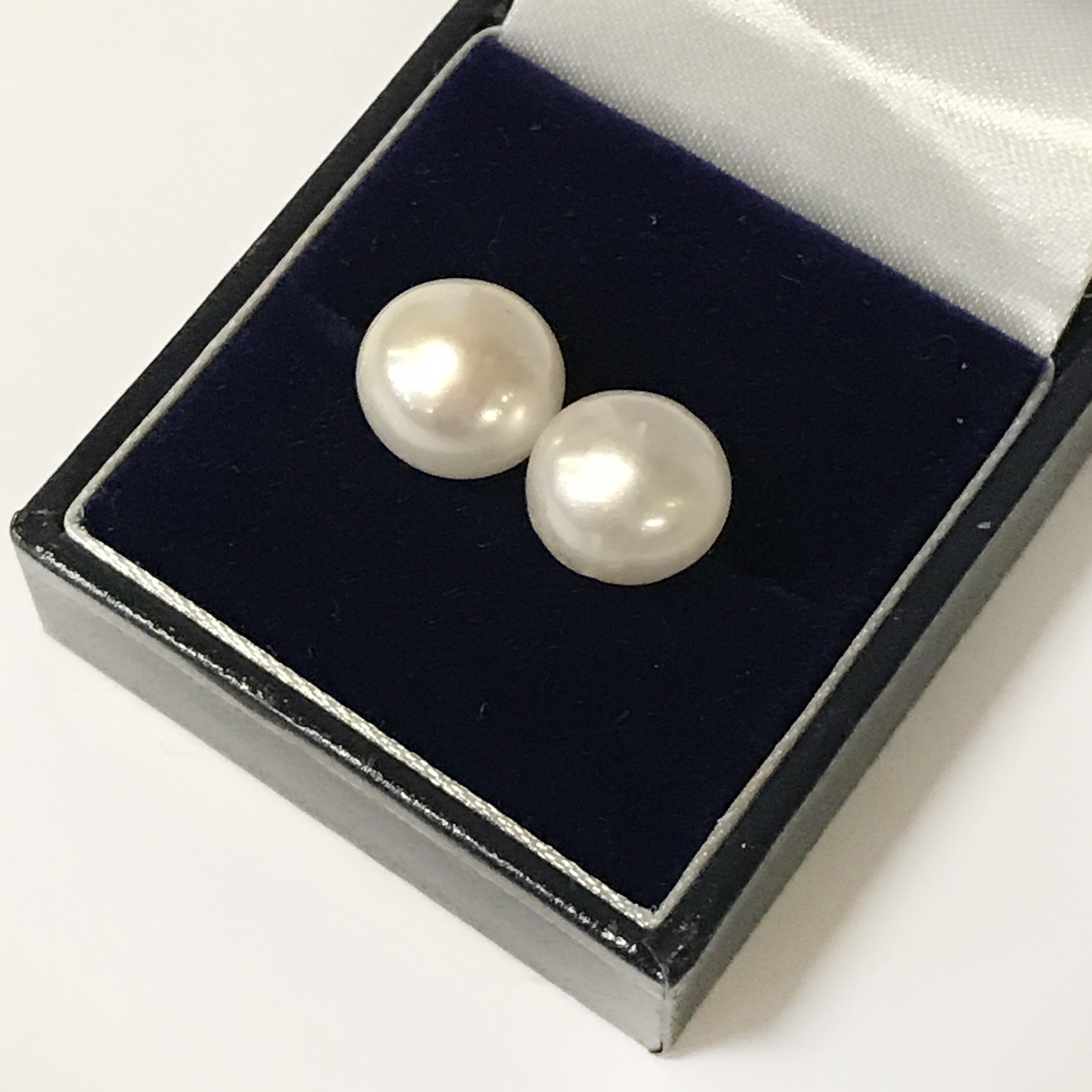 9CT GOLD LARGE PEARL STUD EARRINGS