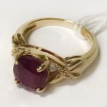 18CT GOLD MAJESTIC RUBY RING - SIZE M