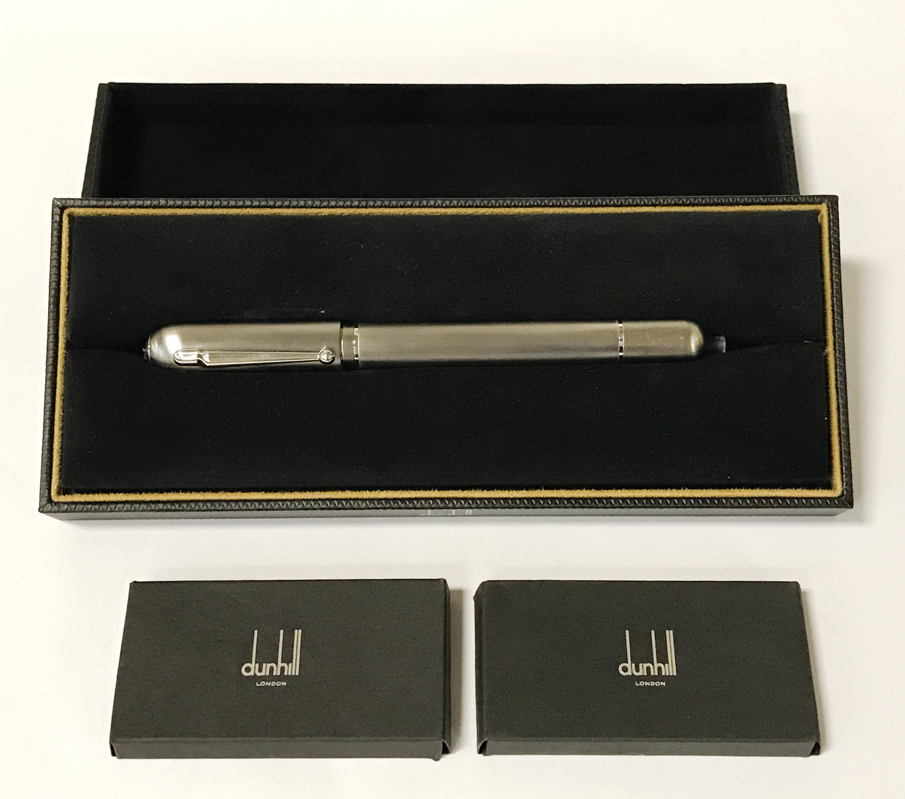 BOXED DUNHILL FOUNTAIN PEN WITH REFILLS