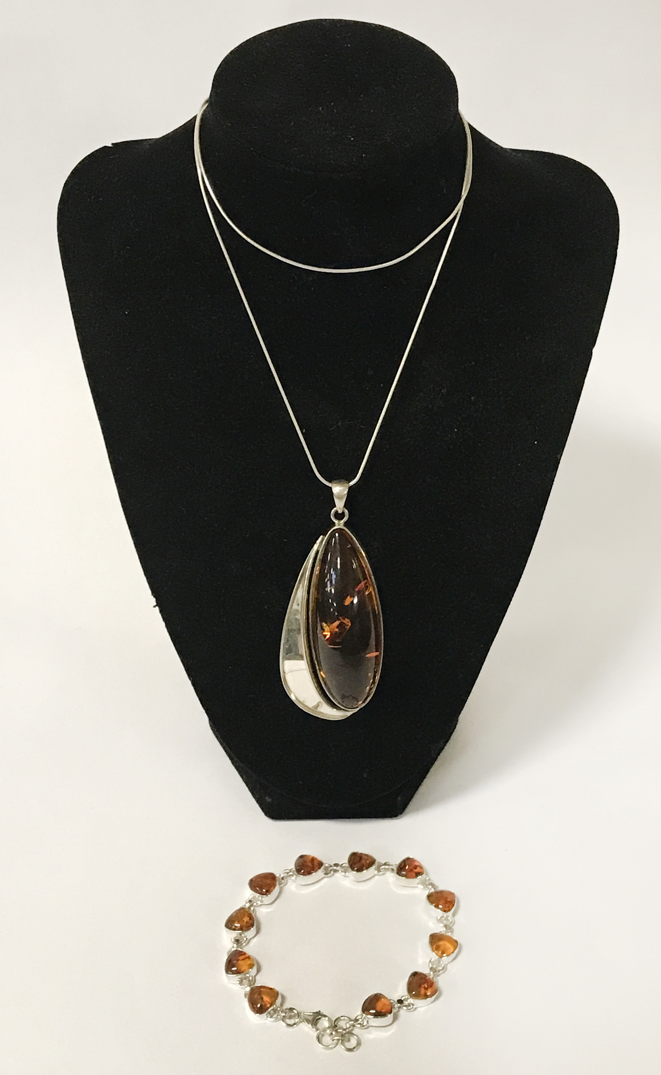 STERLING SILVER LARGE AMBER PENDANT & BRACELET