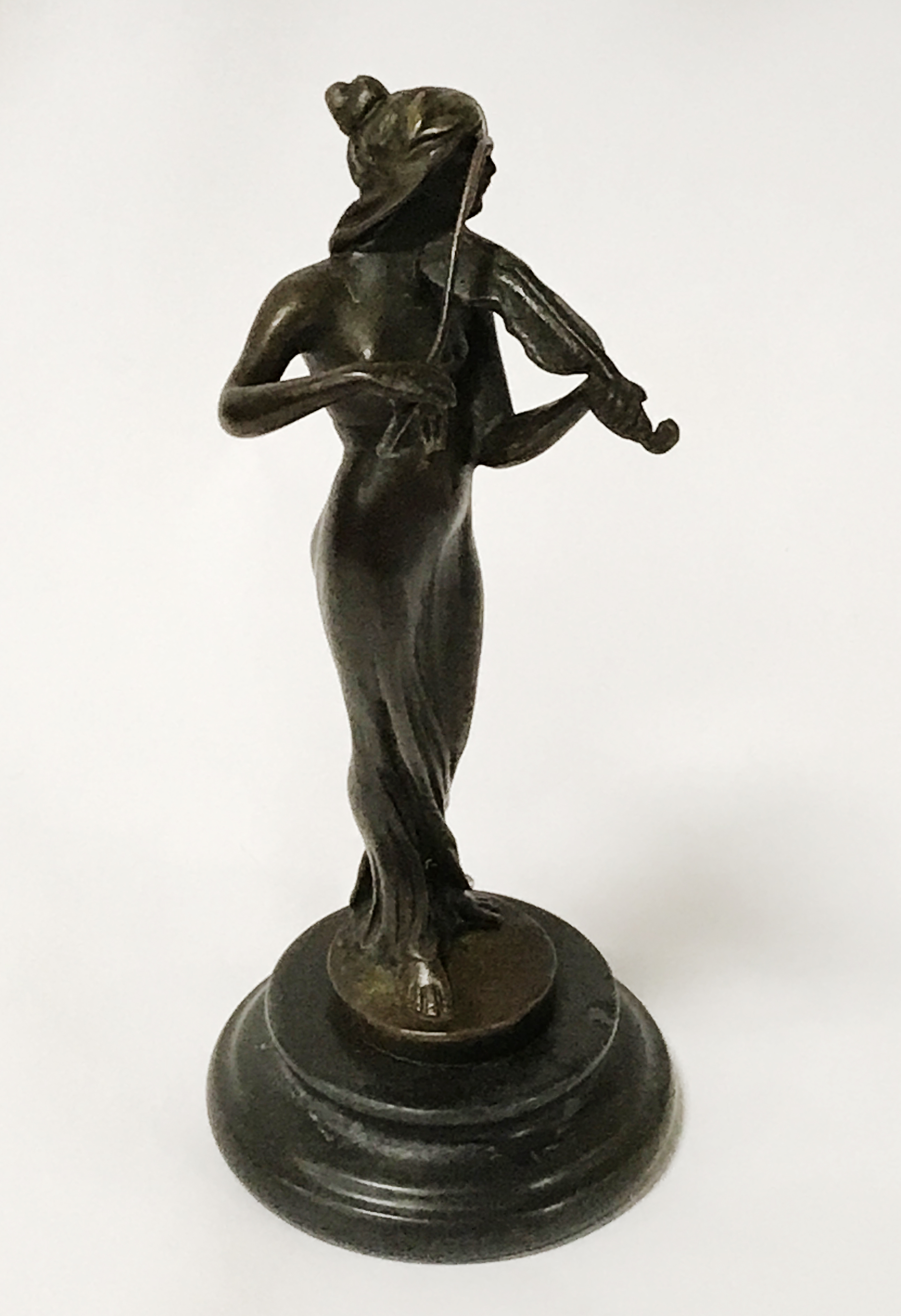 BRONZE VIOLIN GIRL 18CMS (H)