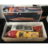 VINTAGE ''SEA DARK'' ELECTRIC POWEREED BOAT - BOXED