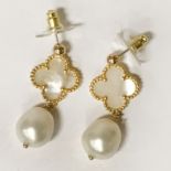 9CT GOLD MOTHER OF PEARL & SOUTH SEA PEARL DROP EARRINGS