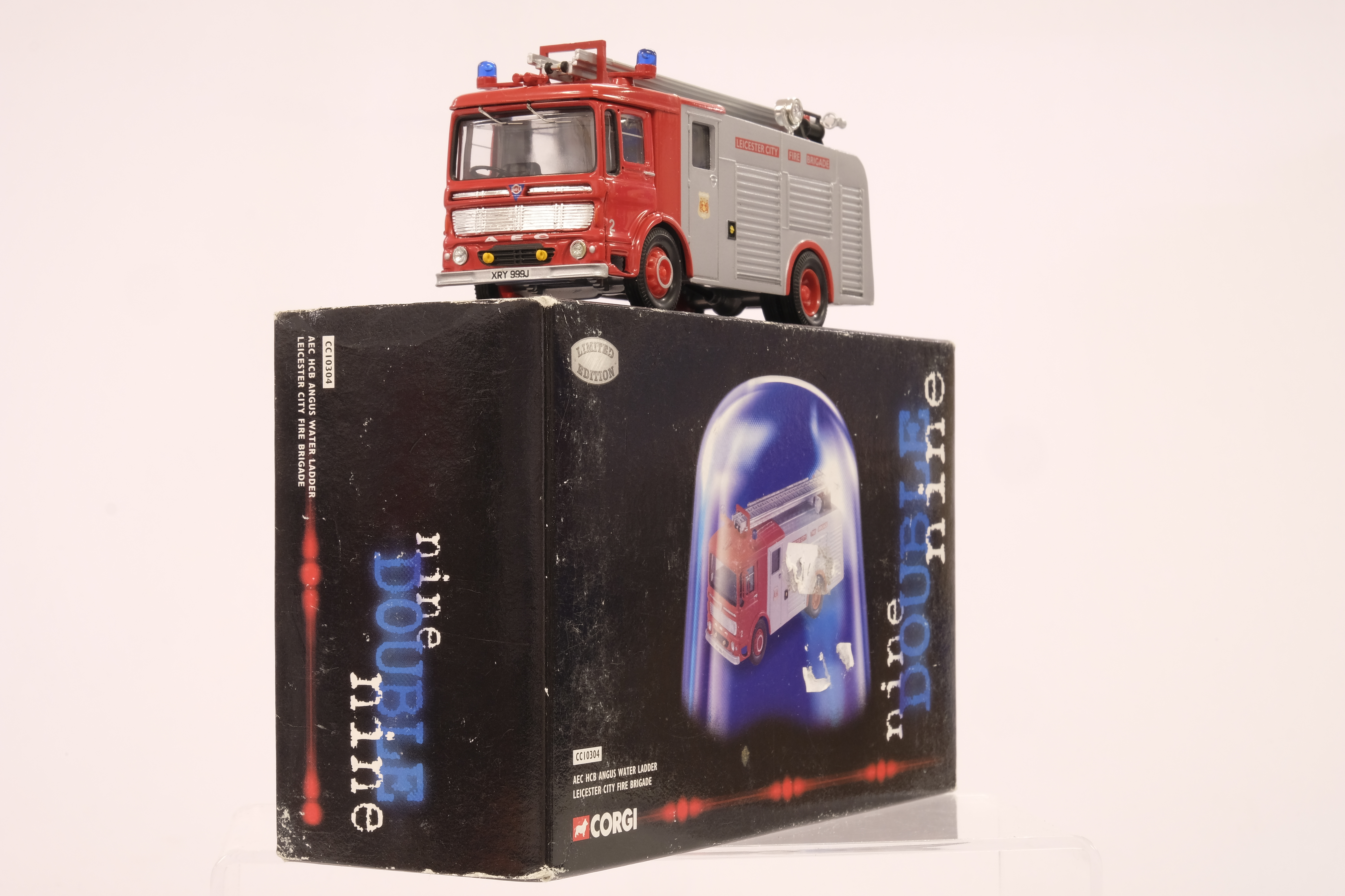 Corgi 2 Assorted Boxed Royal Mail & Fire Engine Models - Image 5 of 6