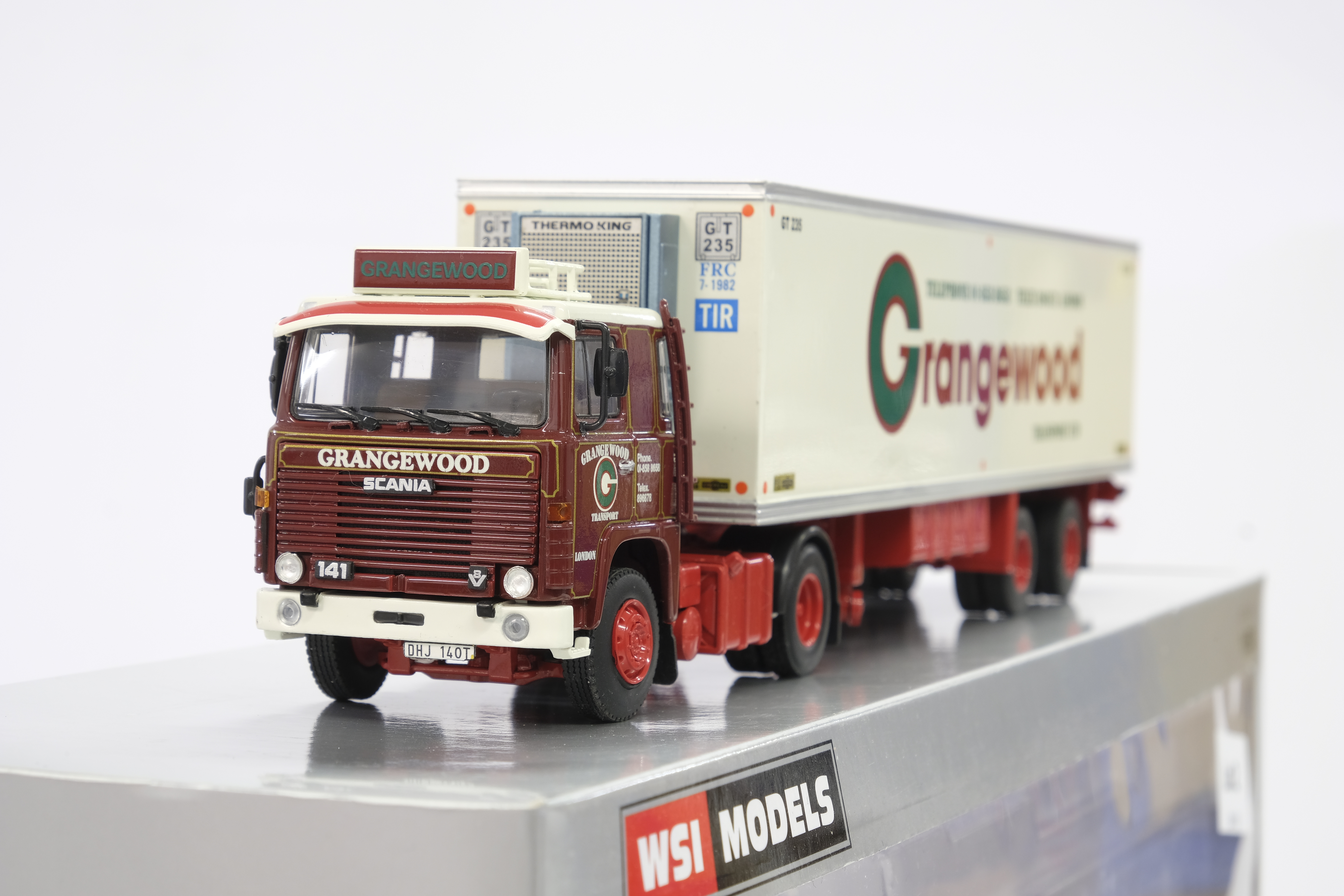 WSI Scania 1 4x2 + 2 Axle Classic Reefer Trailer - Grangewood - Image 4 of 4