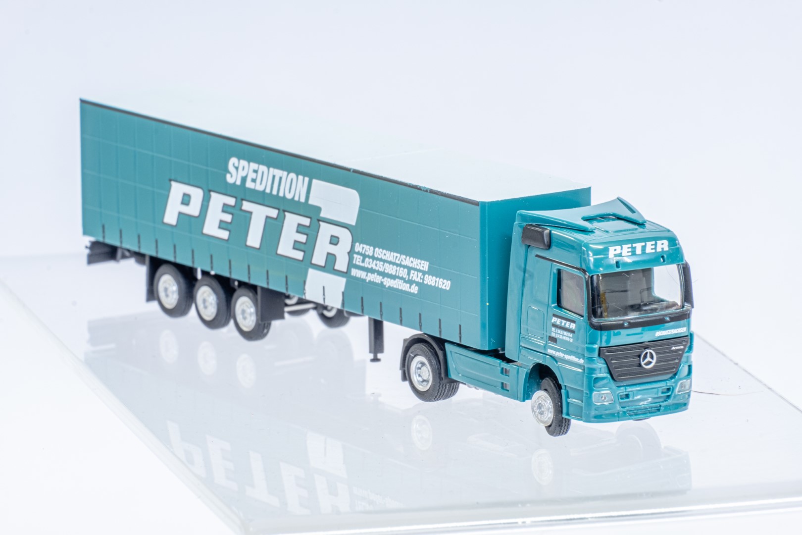 Herpa Merc Actros Box Trailer - Peter Spedition - Image 8 of 8
