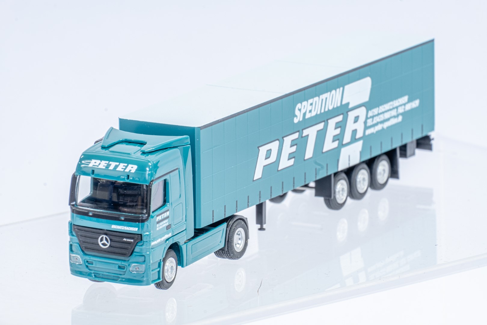 Herpa Merc Actros Box Trailer - Peter Spedition - Image 5 of 8