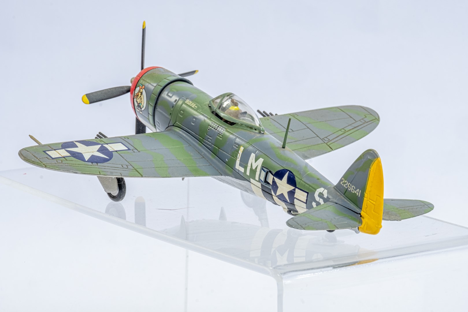 Corgi P-47D Thunderbolt 226641 Col Dave Schilling CO 56th FG - Image 6 of 8