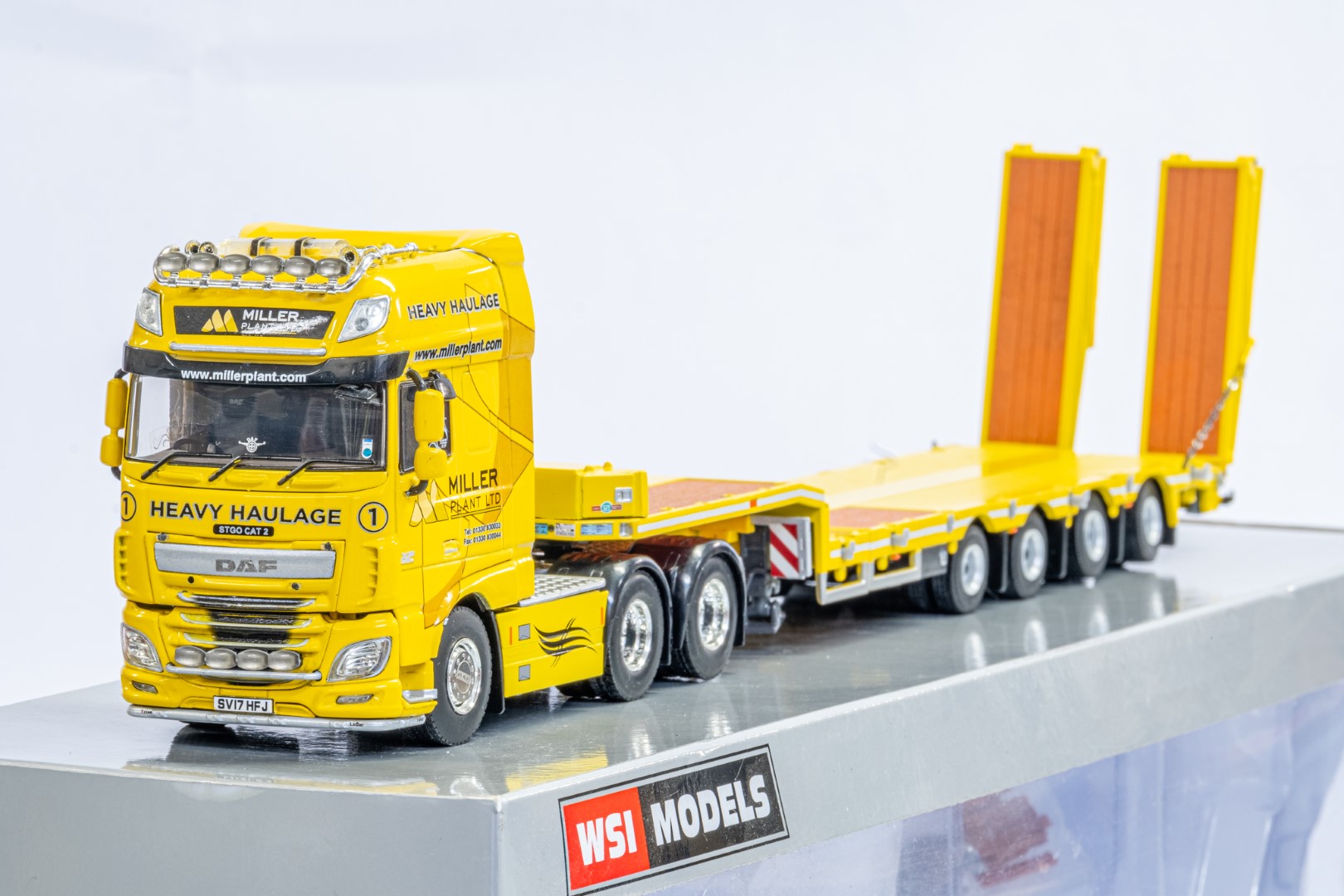 WSI DAF XF SSC 6x4 4 Axle Low Loader Trailer - Miller Plant - Image 4 of 7