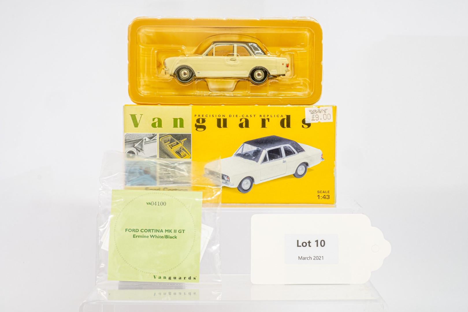 Vanguards Ford Cortina MK II GT - Ermine White/Black