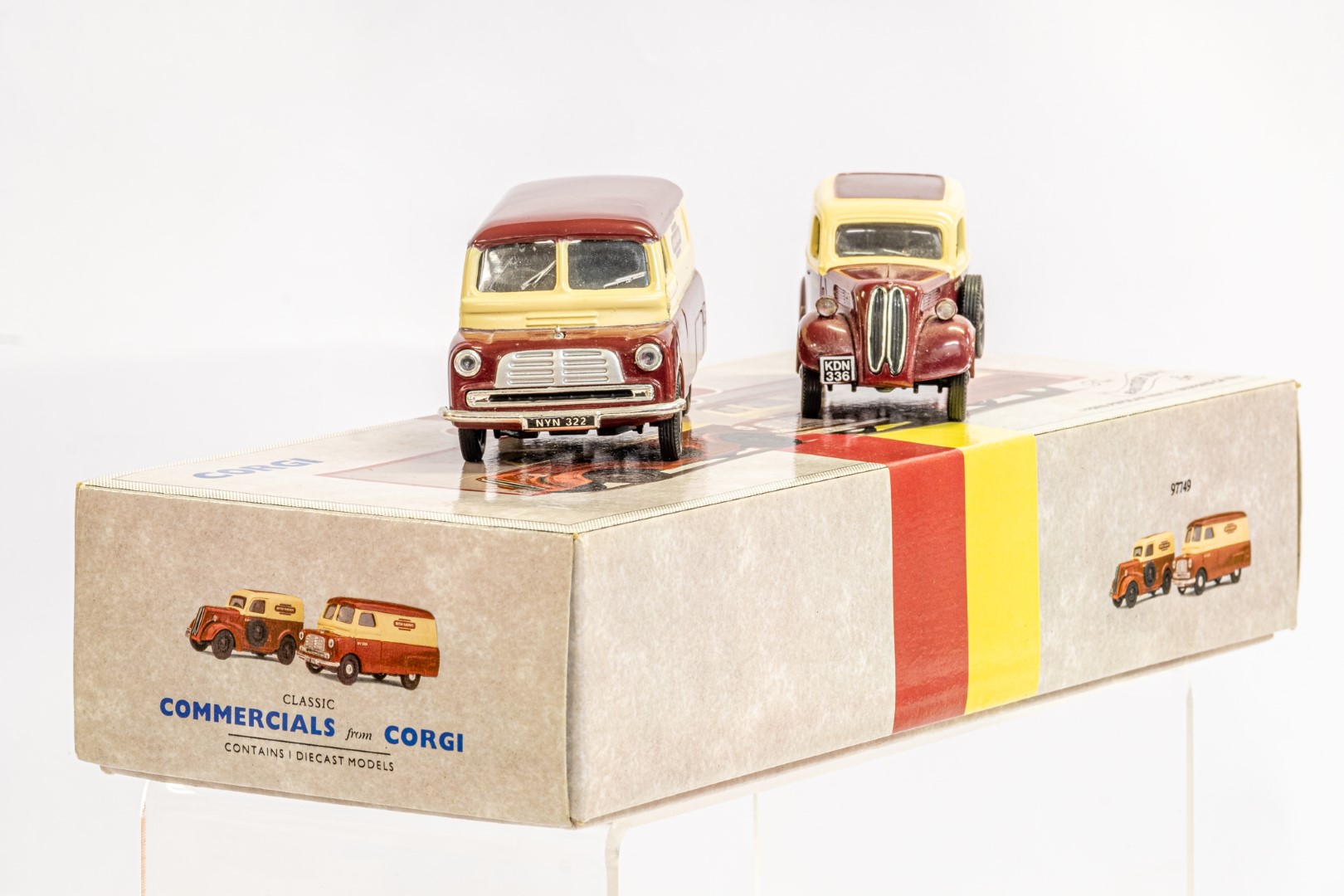 Corgi & Vanguard Karrier Boxback - Rail Express Parcels / Ford Popular Van & Bedford CA Van - Britis - Image 8 of 13