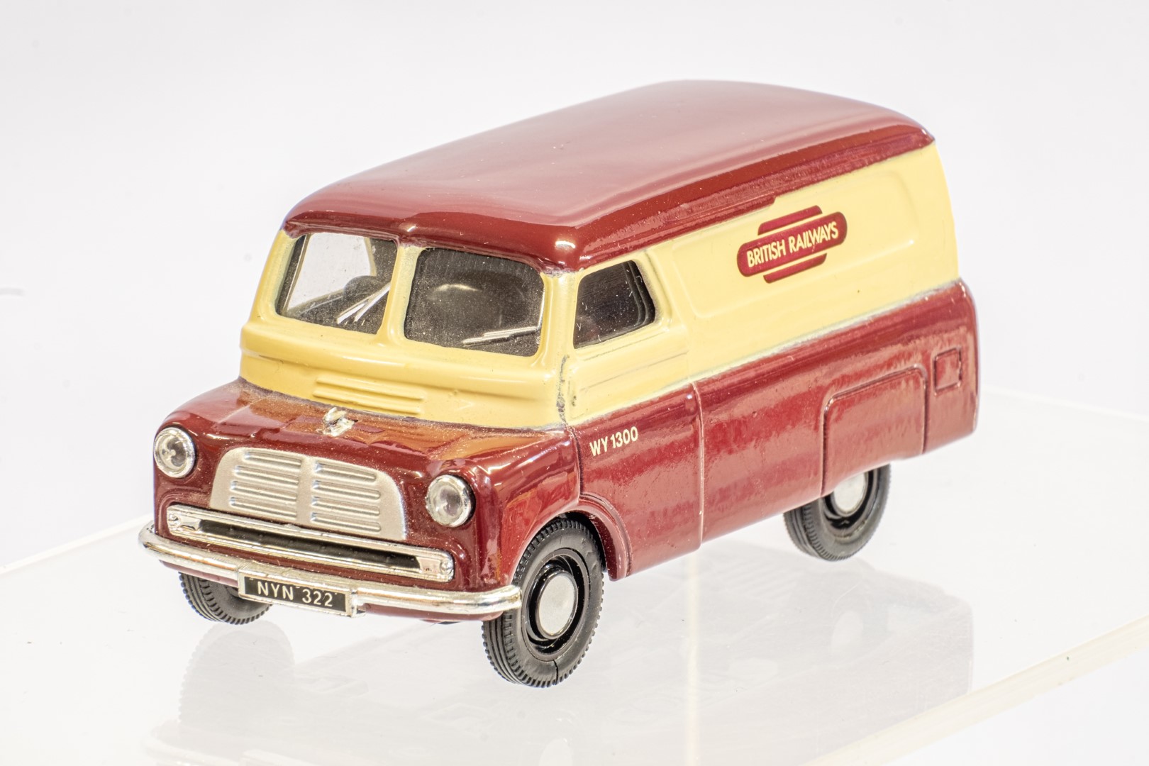 Corgi & Vanguard Karrier Boxback - Rail Express Parcels / Ford Popular Van & Bedford CA Van - Britis - Image 12 of 13